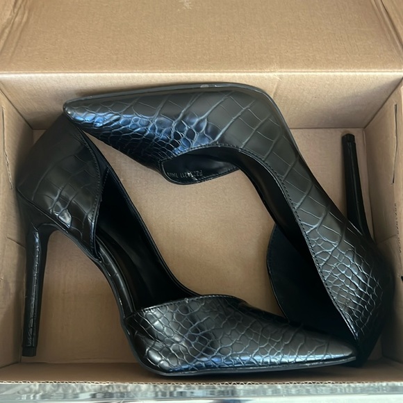 NIB BooHoo Snakeskin Black Wide Fit Cut Out Pump, 7 - Picture 12 of 13